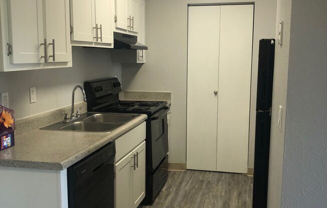 1 bed, 1 bath, 665 sqft, $939, Unit 140