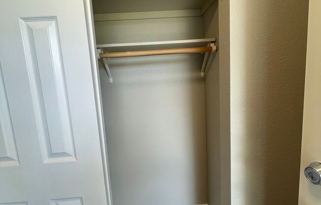 2 beds, 1 bath, 945 sqft, $1,575, Unit 052
