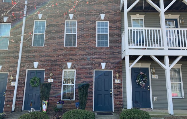 Move in ready 2 Bedroom, 2.5 Bathroom located in Station 115 complex!