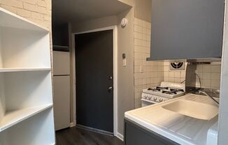 Studio, 1 bath, 500 sqft, $1,020, Unit 2A