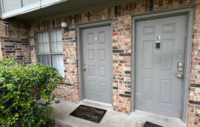 2817 Wimbledon Court Unit B