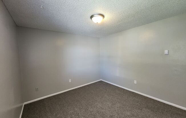 2 beds, 1 bath, 710 sqft, $1,100, Unit HH336