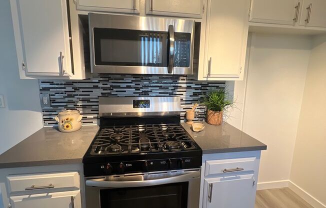 2 beds, 2 baths, 1,200 sqft, $2,622, Unit 241-36