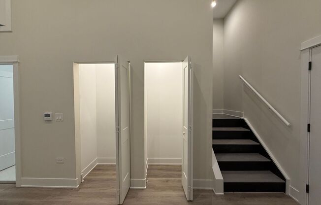1 bed, 1.5 baths, 689 sqft, $3,395, Unit 206