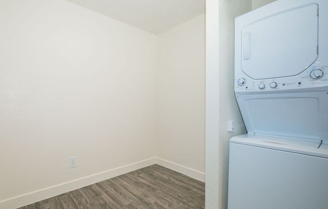 1 bed, 1 bath, 572 sqft, $1,350, Unit 210