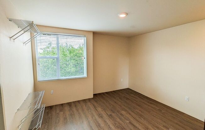 Studio, 1 bath, 154 sqft, $1,395, Unit 561