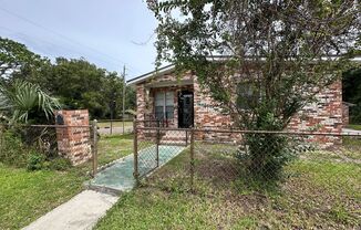 4 beds, 2 baths, $1,395