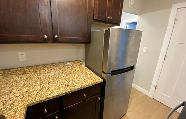 1 bed, 1 bath, $895, Unit 111