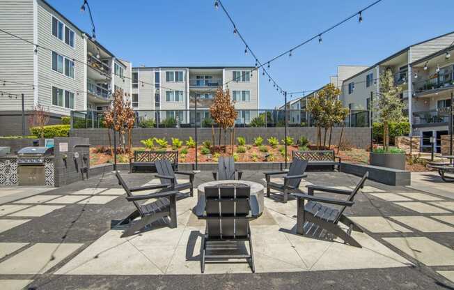 Outdoor Fire Pit with Seating at Delphine on Diamond in San Francisco, CA 94131