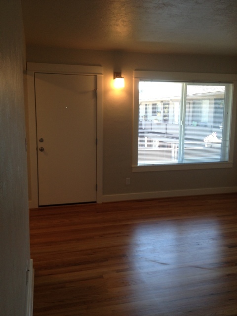 2 beds, 1 bath, 850 sqft, $1,875