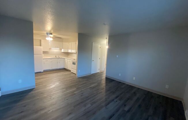 2 beds, 1 bath, $795, Unit 1598 Linden Street #20