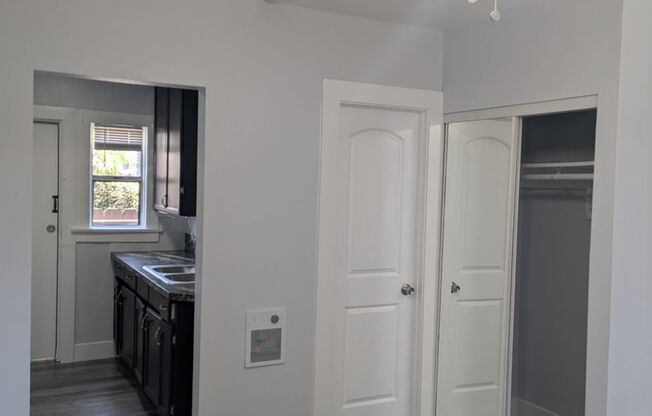 1346 E 75TH LLC