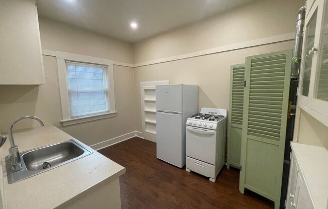 Studio, 1 bath, $1,600, Unit 2A