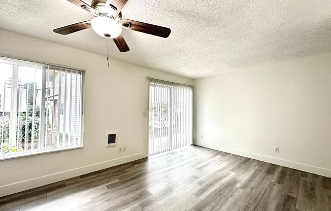 1 bed, 1 bath, 550 sqft, $1,245, Unit 30