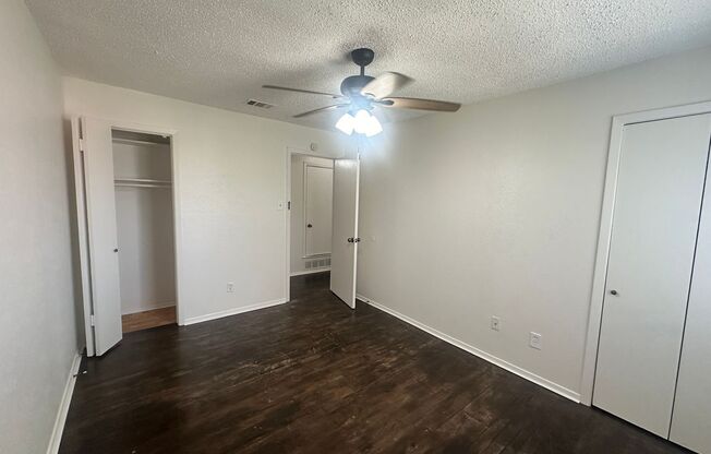 3 beds, 1 bath, $1,500, Unit UNIT 4