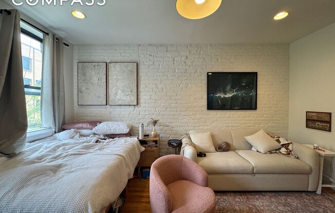 344 W 17 ST