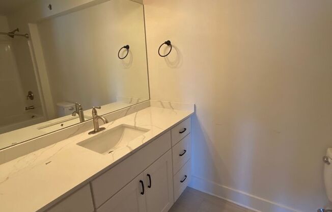 2 beds, 2 baths, 1,034 sqft, $1,350, Unit Unit 201