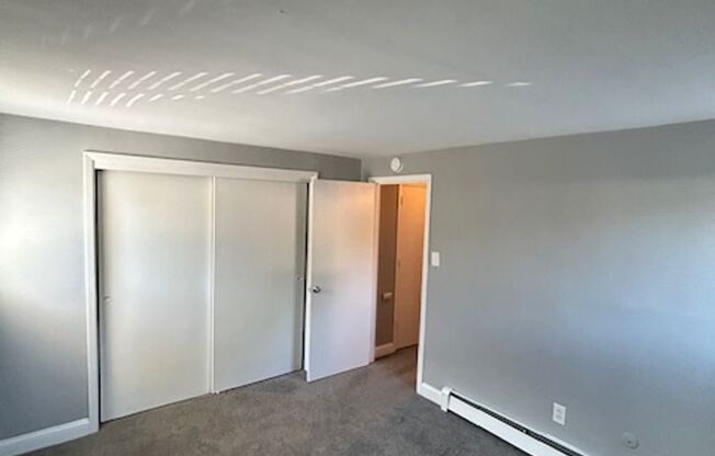 1 bed, 1 bath, 550 sqft, $1,240, Unit I02