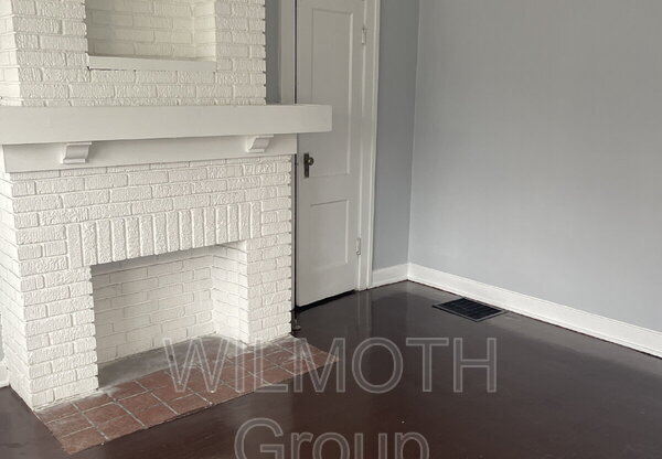636 E 37 ST