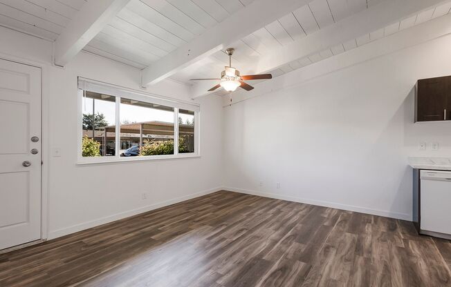 1 bed, 1 bath, 550 sqft, $1,200, Unit 1342-3