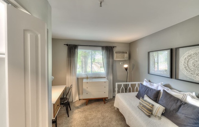 Luxurious Apartment Living, at Eagle Creek Apartments, Westmont