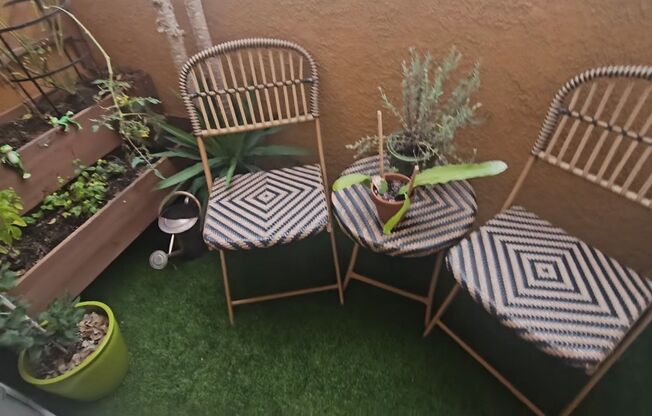 2 beds, 2 baths, $2,800, Unit # 203
