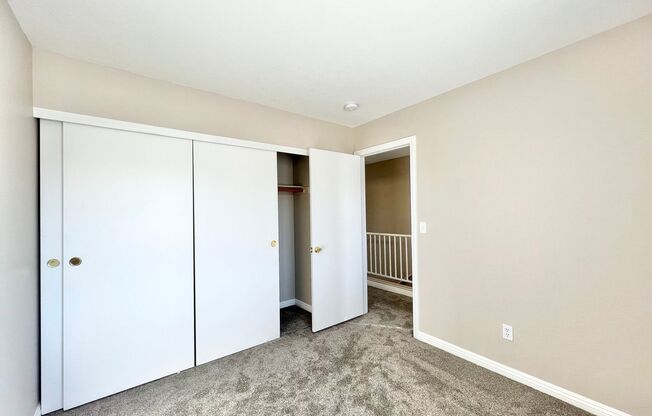 Wonderful 2-story single-family home with 4 bedrooms in SUMMERLIN SOUTH!