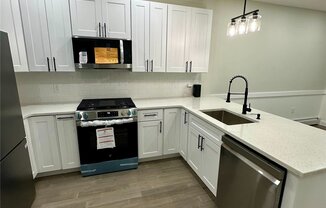 2 beds, 1.5 baths, $3,000, Unit 1