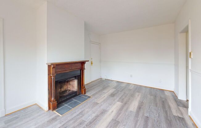 Top Floor Recently Updated MacArthur Blvd One Bedroom W/Parking Included