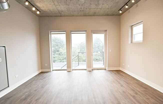 3 beds, 2 baths, 1,215 sqft, $4,800, Unit 3833-301