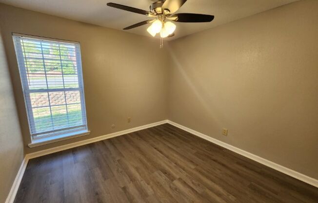 2 beds, 1 bath, 880 sqft, $750, Unit 111 Barton Street #41