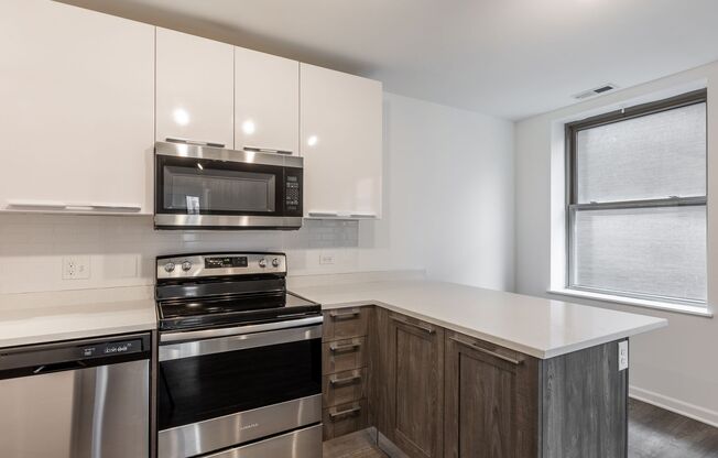 1 bed, 1 bath, $1,745, Unit 405
