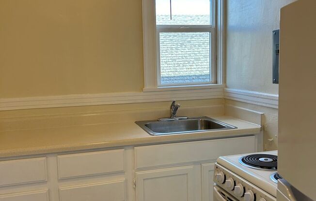 Studio, 1 bath, 430 sqft, $1,125, Unit 412