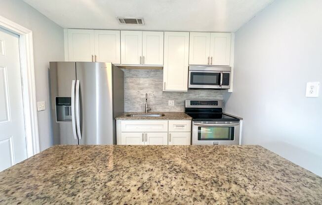 2 beds, 1 bath, $1,750