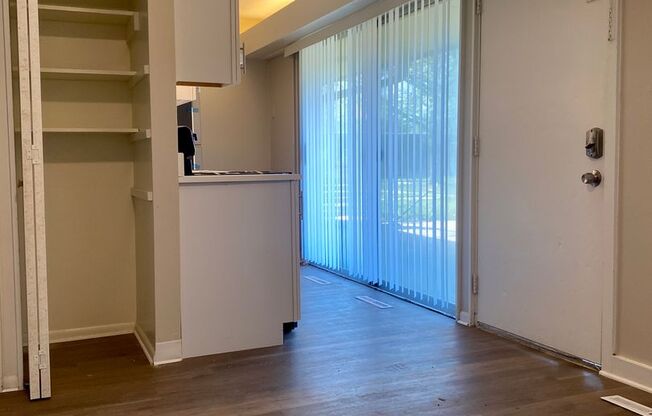 2 beds, 1 bath, 846 sqft, $1,015, Unit 45A-R