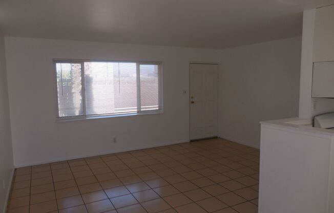 2 beds, 1 bath, $1,800, Unit # 1