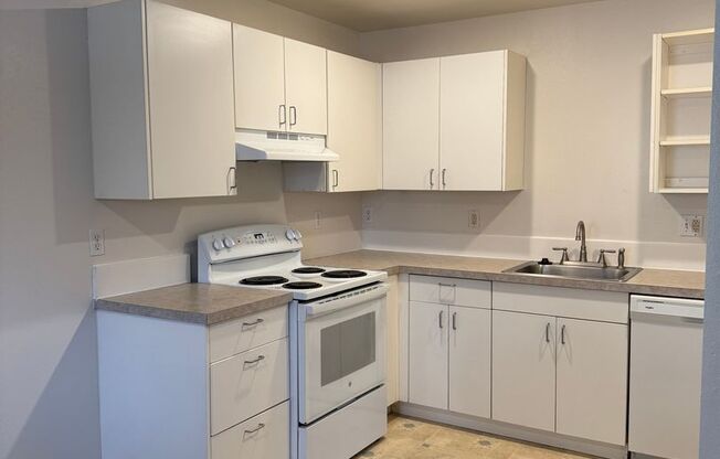 2 beds, 1 bath, $1,695, Unit UNIT 21