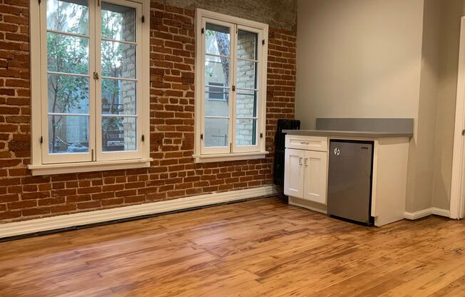 1 bed, 2 baths, 875 sqft, $2,195, Unit 107