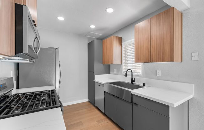 Yorba Linda Pines Apartments
