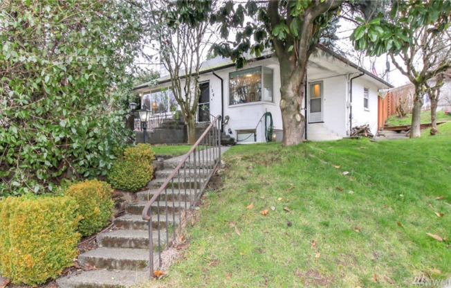120 Kennebeck Ave S