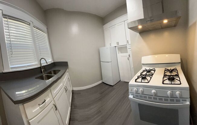 443 ORANGE AVE LONG BEACH, CA 90802