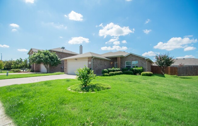 Beautifully crafted 3-2-2 in Burleson!