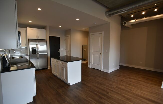 1 bed, 1 bath, 713 sqft, $3,200, Unit 3833-707