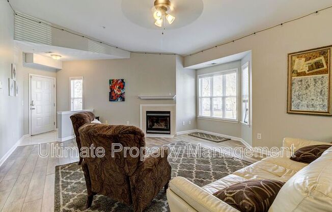 3905 RIV FRONT PL