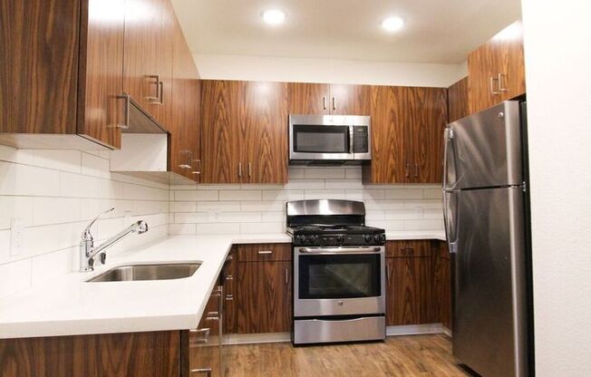 3 beds, 2 baths, 1,035 sqft, $3,995, Unit 302