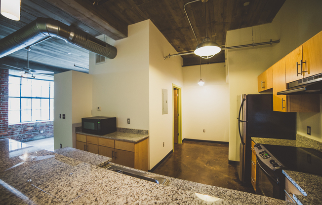 Studio, 1 bath, 574 sqft, $1,195, Unit APT 2F