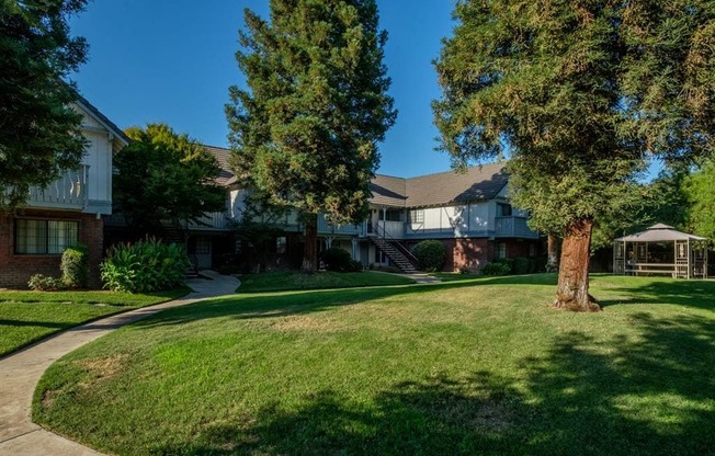 Lush Landscaping at Oxford Park Apartments, Fresno, CA
