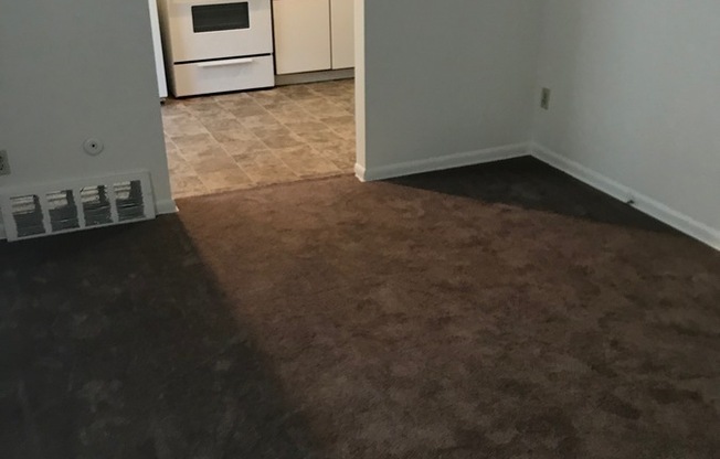 54 & 90 W 8th Ave rooms for rent