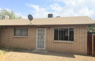 Pending/ Rented - Charming 2-Bedroom Home in Prime Tucson Location
