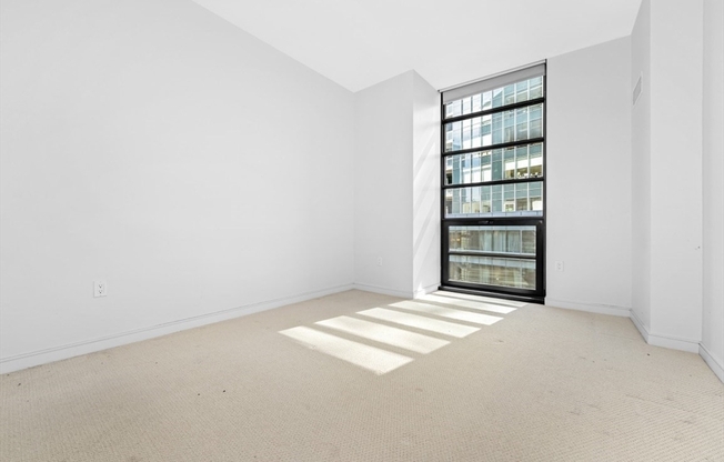 1 bed, 1.5 baths, 875 sqft, $4,800, Unit 811